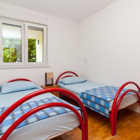 • Lungomare Beach Apartment Pula • Bagian luar foto