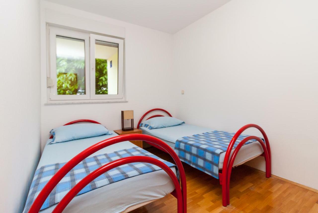 • Lungomare Beach Apartment Pula • Bagian luar foto