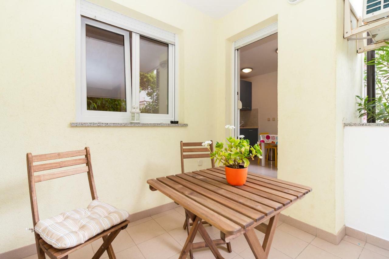 • Lungomare Beach Apartment Pula • Bagian luar foto