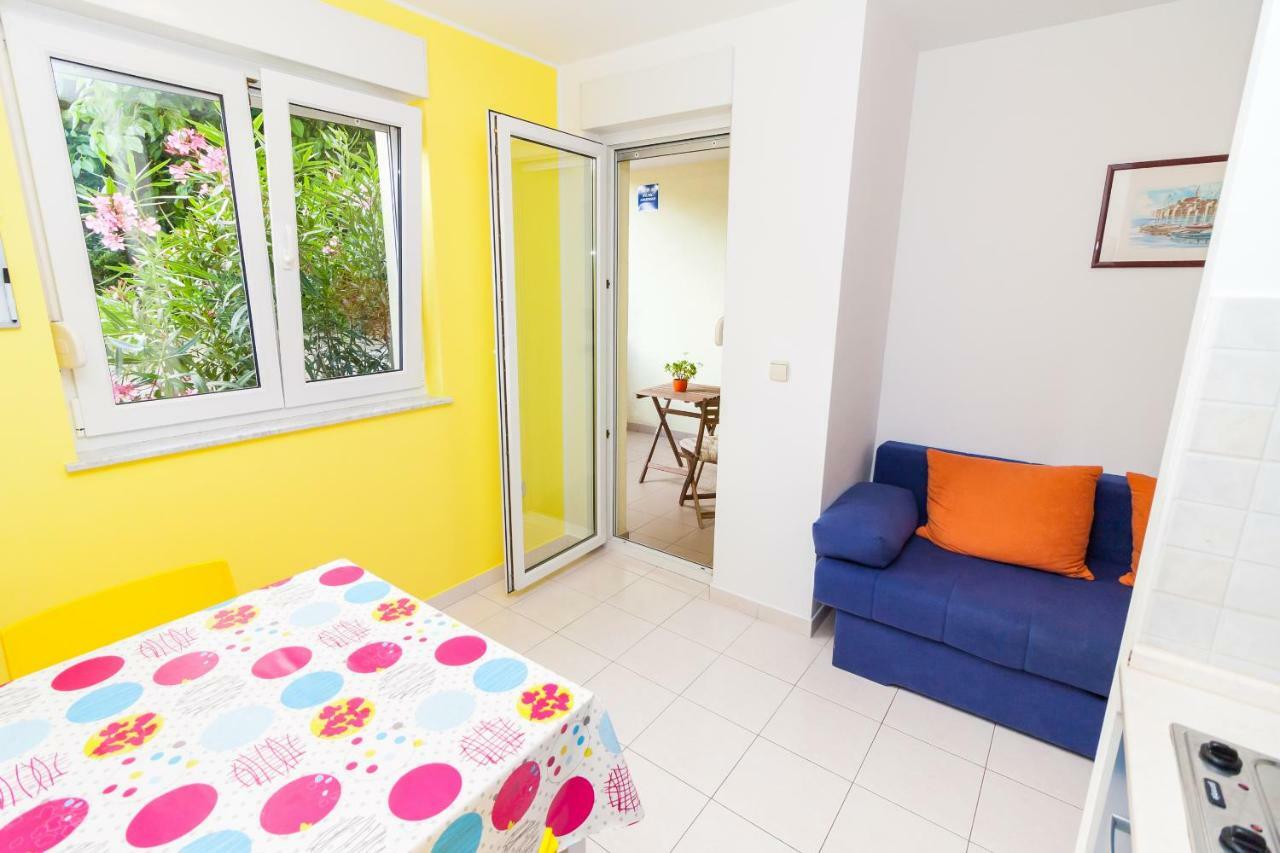 • Lungomare Beach Apartment Pula • Bagian luar foto