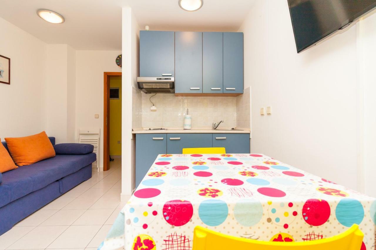 • Lungomare Beach Apartment Pula • Bagian luar foto