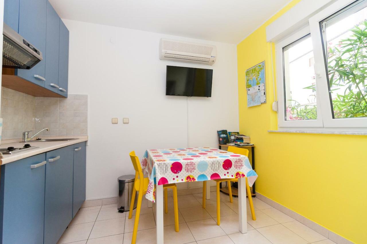 • Lungomare Beach Apartment Pula • Bagian luar foto