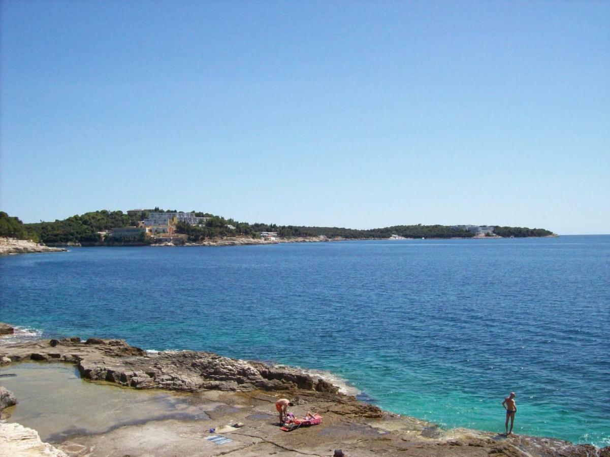 • Lungomare Beach Apartment Pula • Bagian luar foto