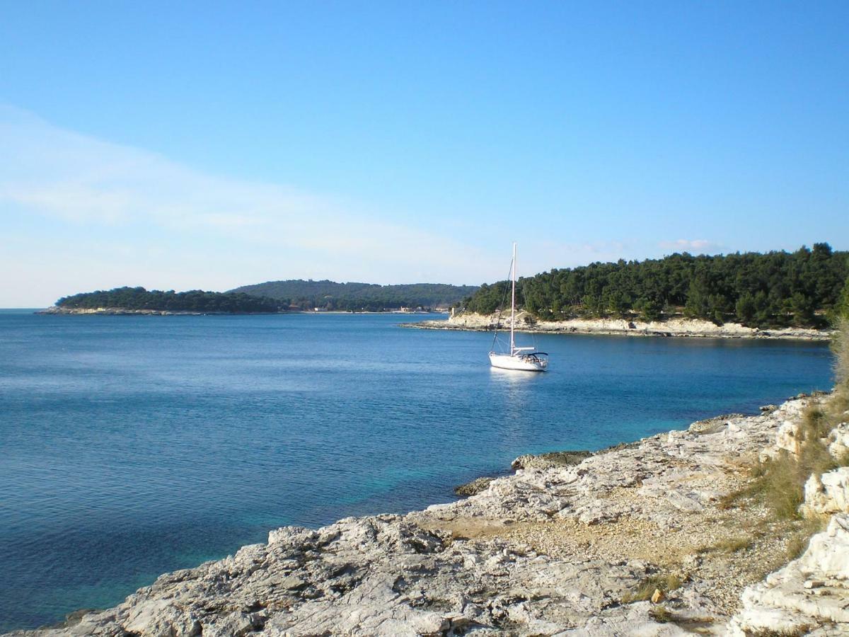 • Lungomare Beach Apartment Pula • Bagian luar foto