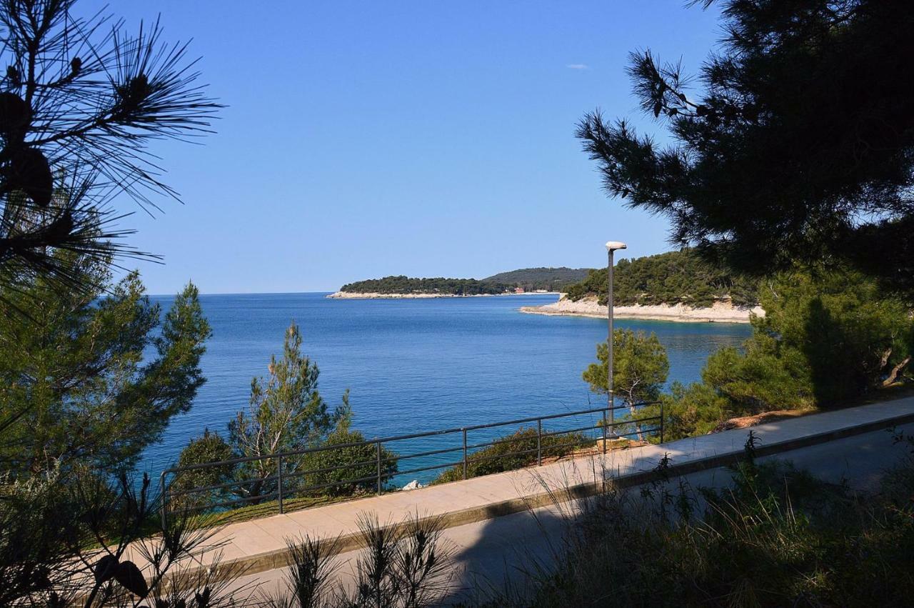 • Lungomare Beach Apartment Pula • Bagian luar foto